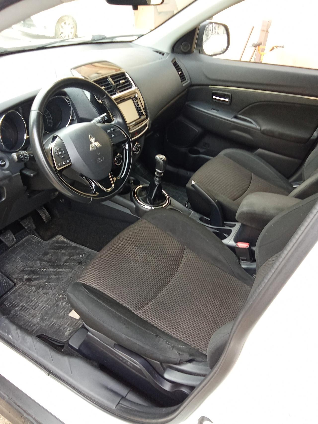 Mitsubishi ASX 1.6 DI-D 114 CV Intense 017