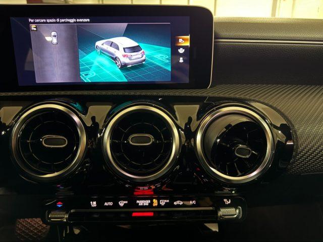 MERCEDES-BENZ A 180 d Automatic Premium