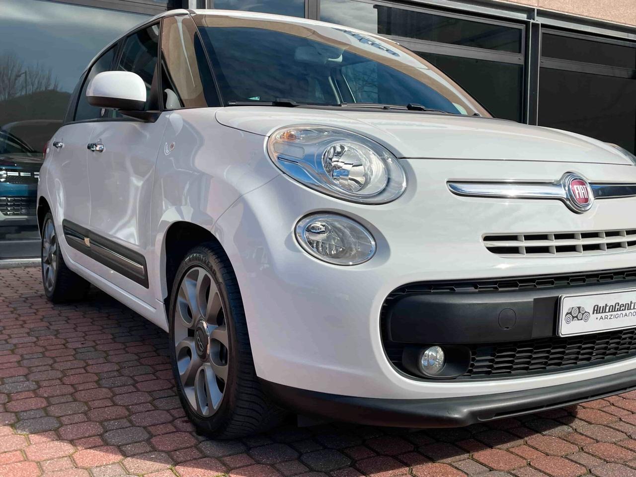 Fiat 500L Living 1.6 Multijet 105 CV Lounge 7 POSTI / NEOPATENTATI