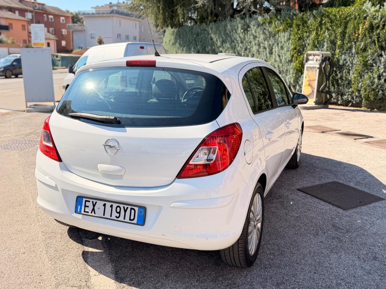 Opel Corsa 1.2 neopatentati GPL garanzia pronto uso