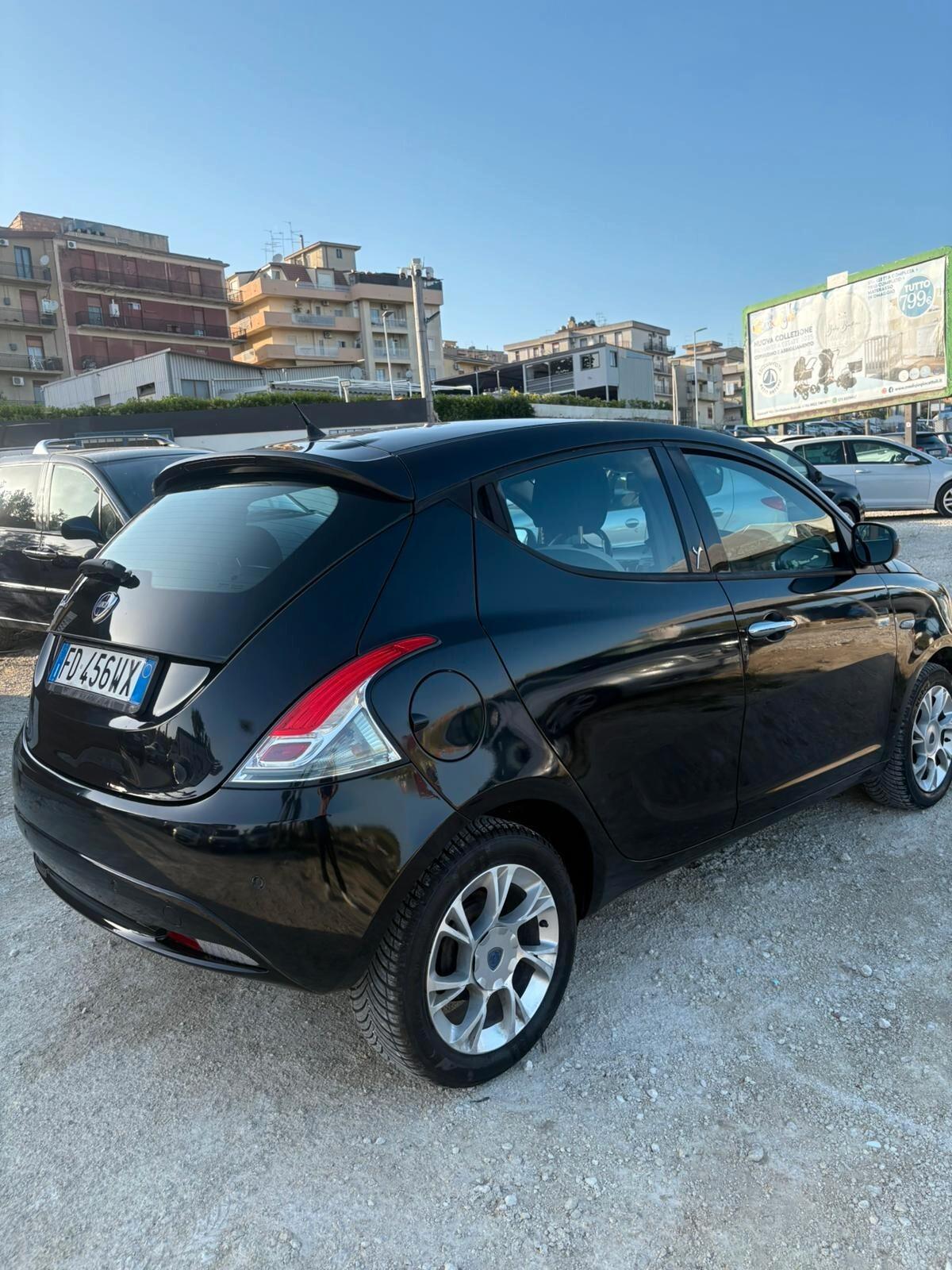 Lancia Ypsilon 1.3 MJT 16V 95 CV 5 porte S&S Gold