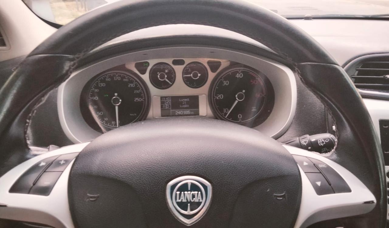 Lancia Delta 1.6 MJT DPF Selectronic Platinum 2012 NEOPATENTATI