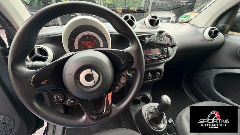 smart fortwo SENSORI DI PARCHEGGIO RATA MENSILE 172,00 EURO 70 1.0 52kW youngster