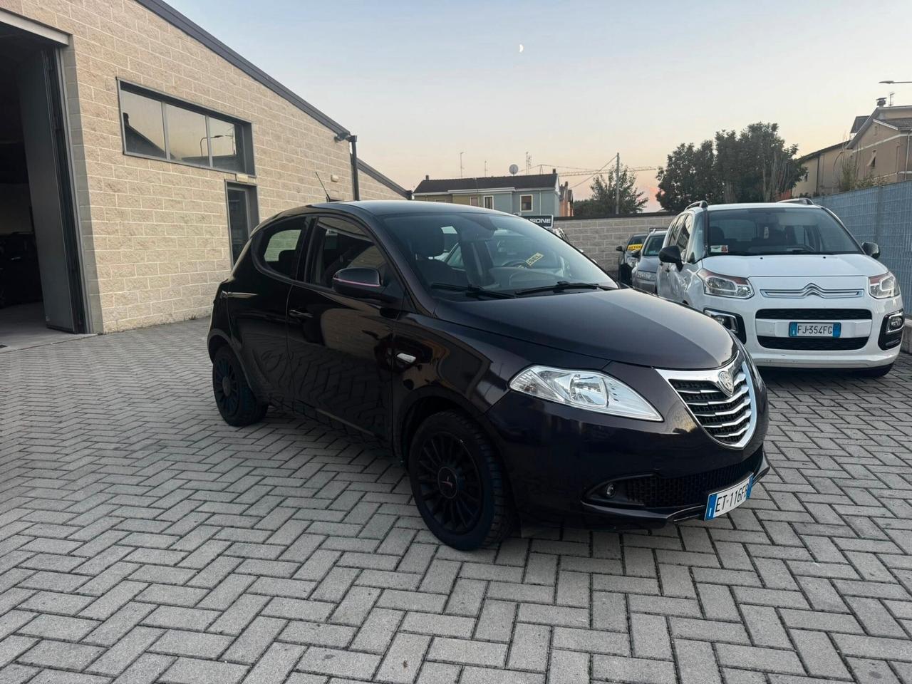 Lancia Ypsilon 1.2 69 CV 5 porte S&S Platinum