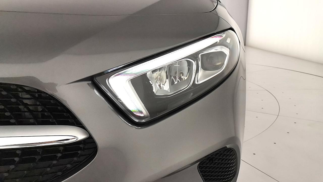 Mercedes-Benz Classe A - W177 2018 - A 180 d Sport auto