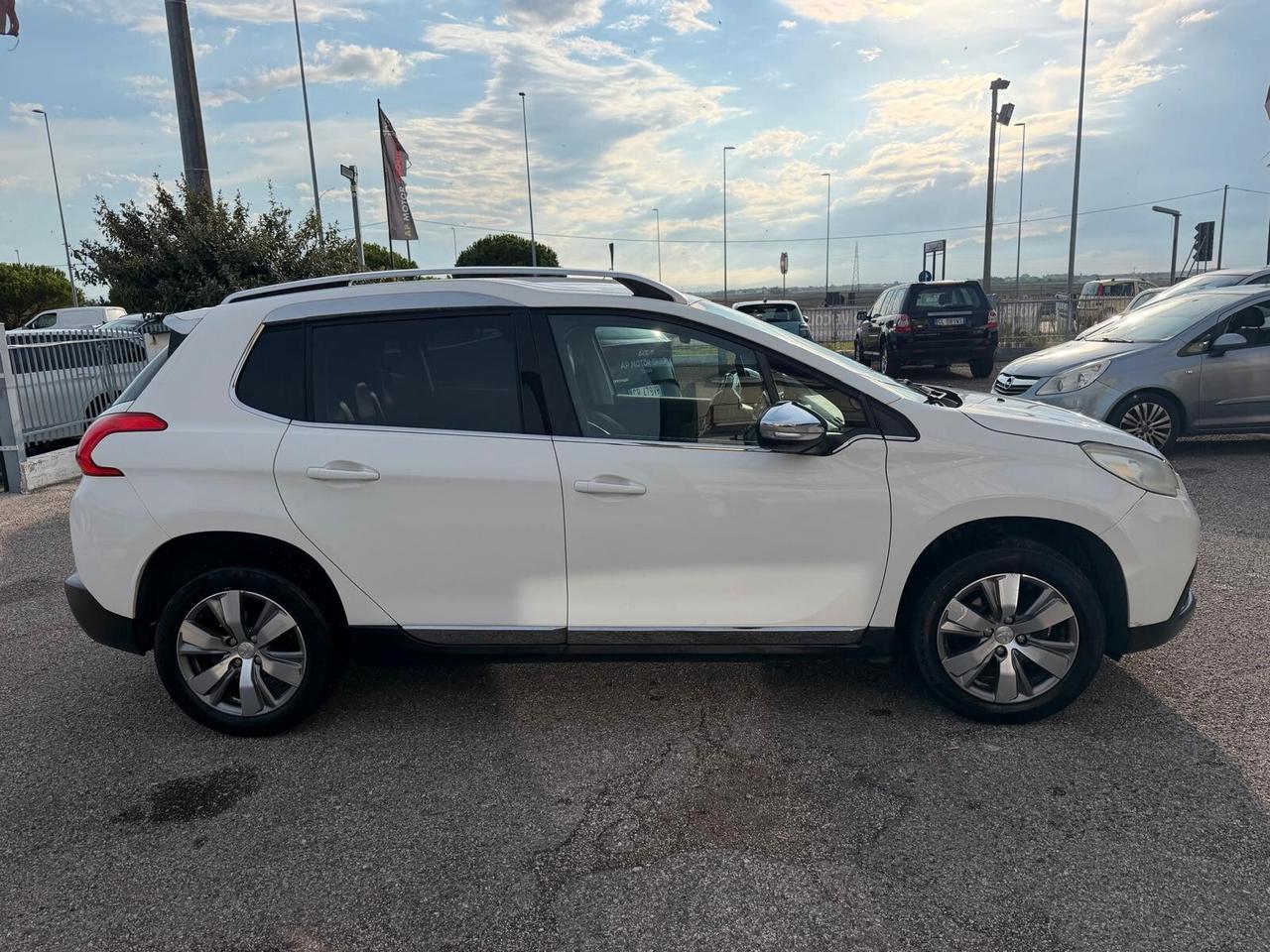 Peugeot 2008 1.2 VTi 82CV Allure