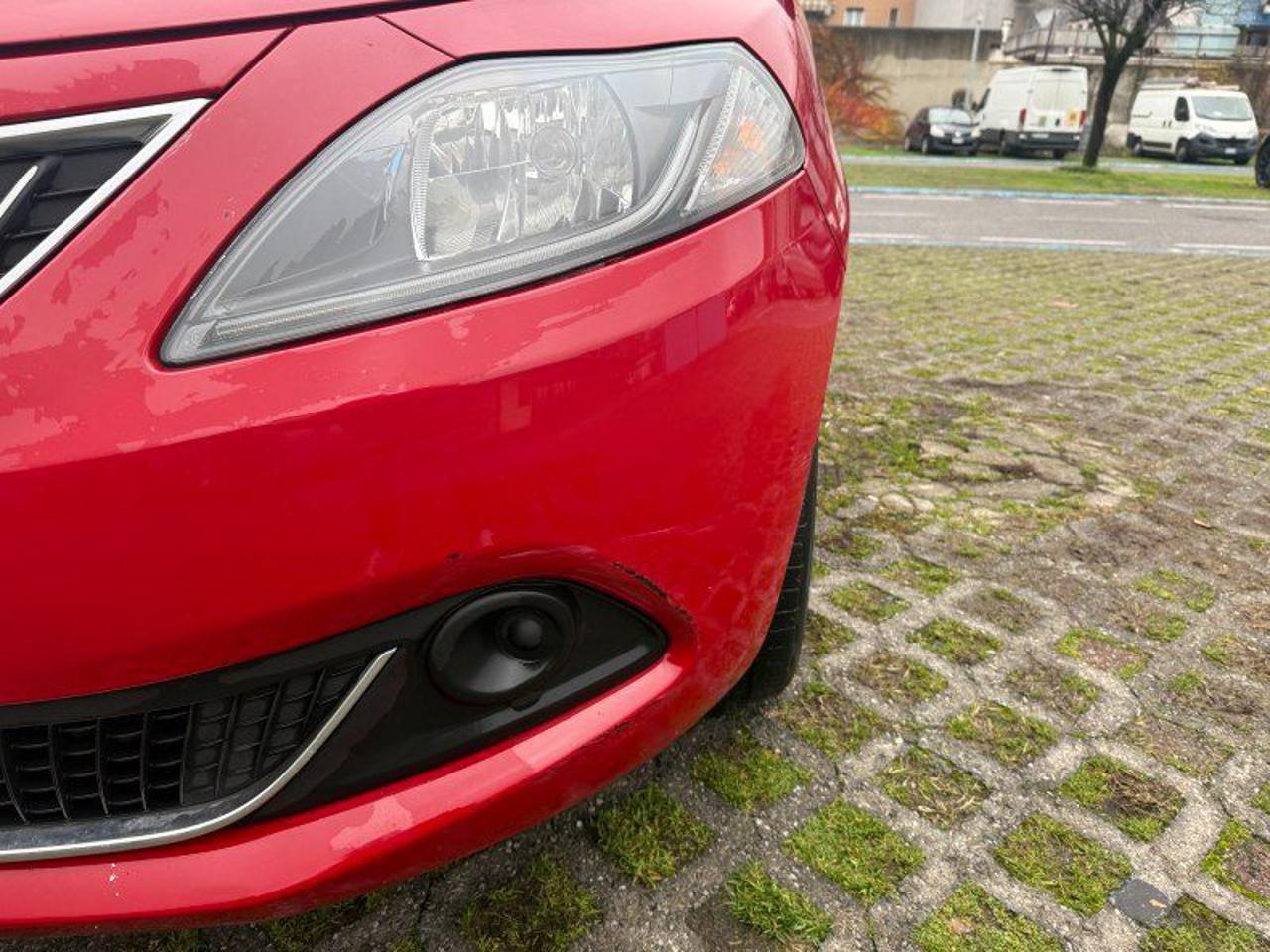 Lancia Ypsilon 1.0 FireFly 5 porte S&S Hybrid Ecochic Silver