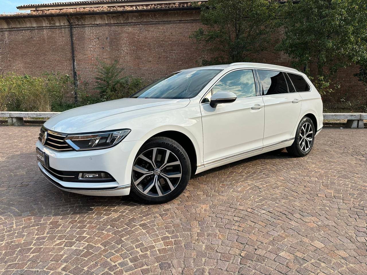 Volkswagen Passat Variant 2.0 TDI 150CV DSG Executive BlueMotion Tech. MY16