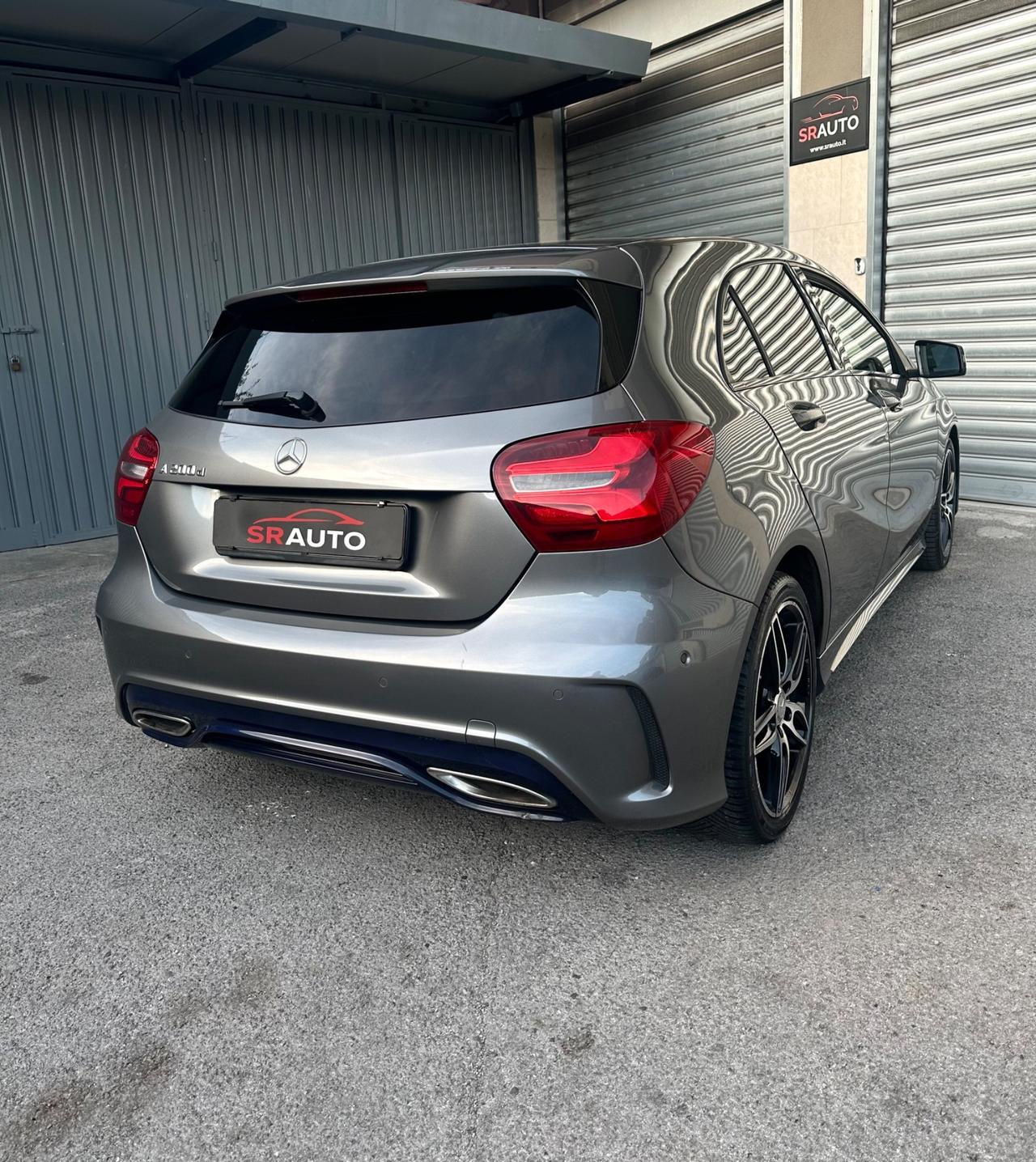Mercedes-Benz A 200d Automatic Premium AMG