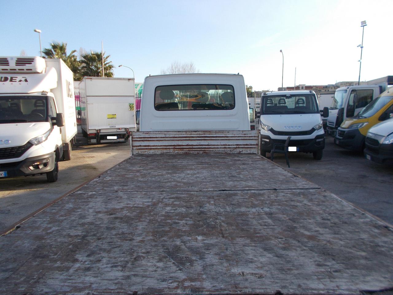 iveco renault anno 2004 con pianale