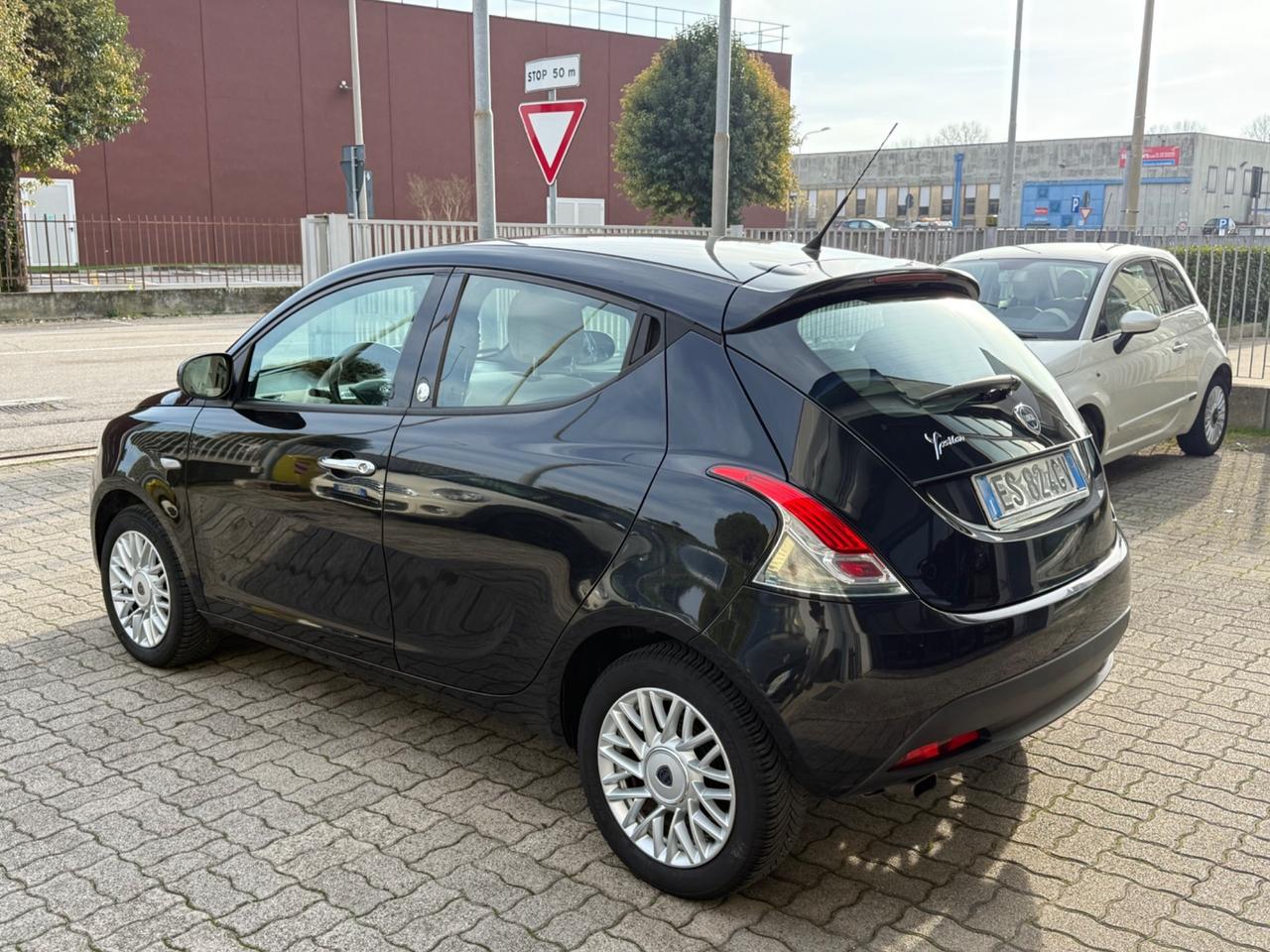 Lancia Ypsilon 1.2 69 CV 5 porte GPL Ecochic Gold