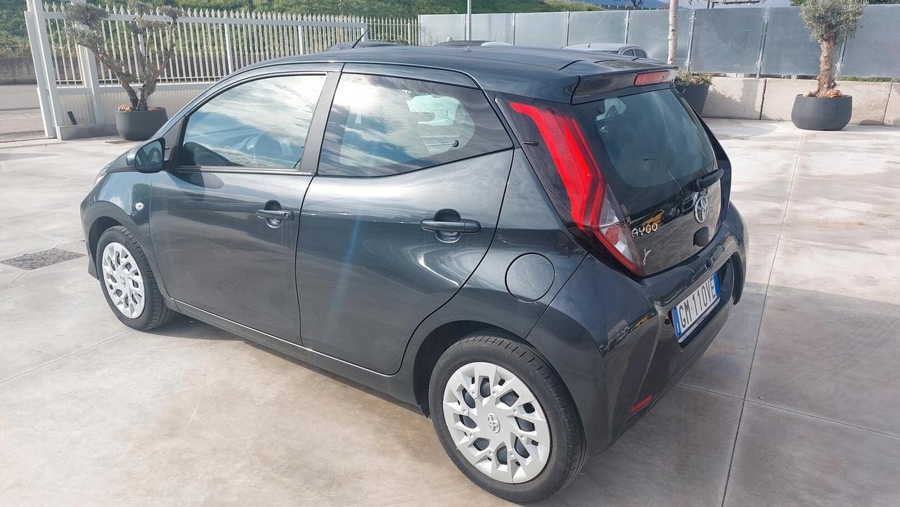 Toyota Aygo Connect 1.0 VVT-i 72 CV 5 porte 2021