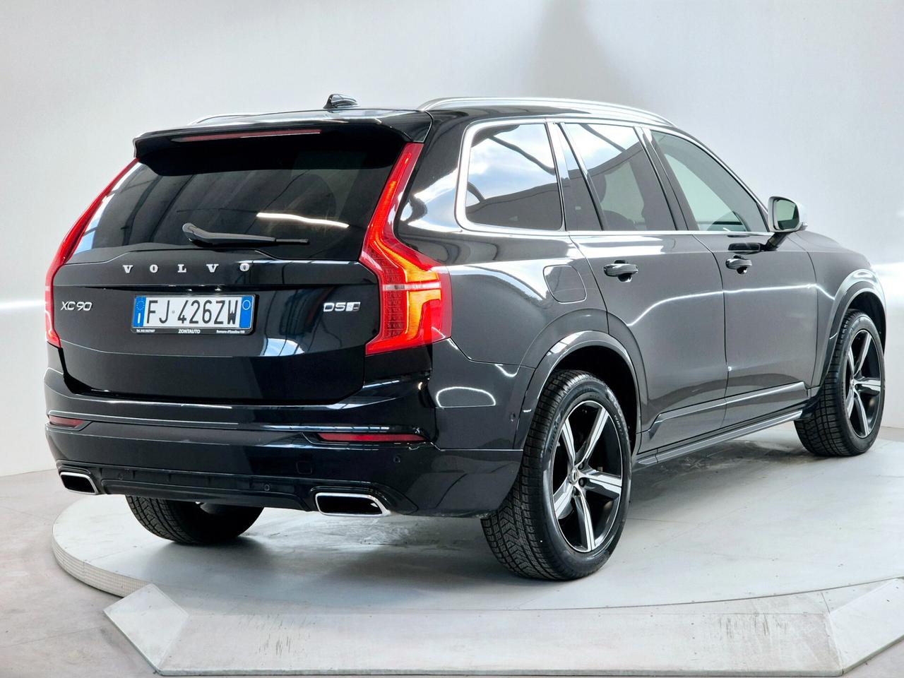 Volvo XC 90 R-DESIGN 7 POSTI