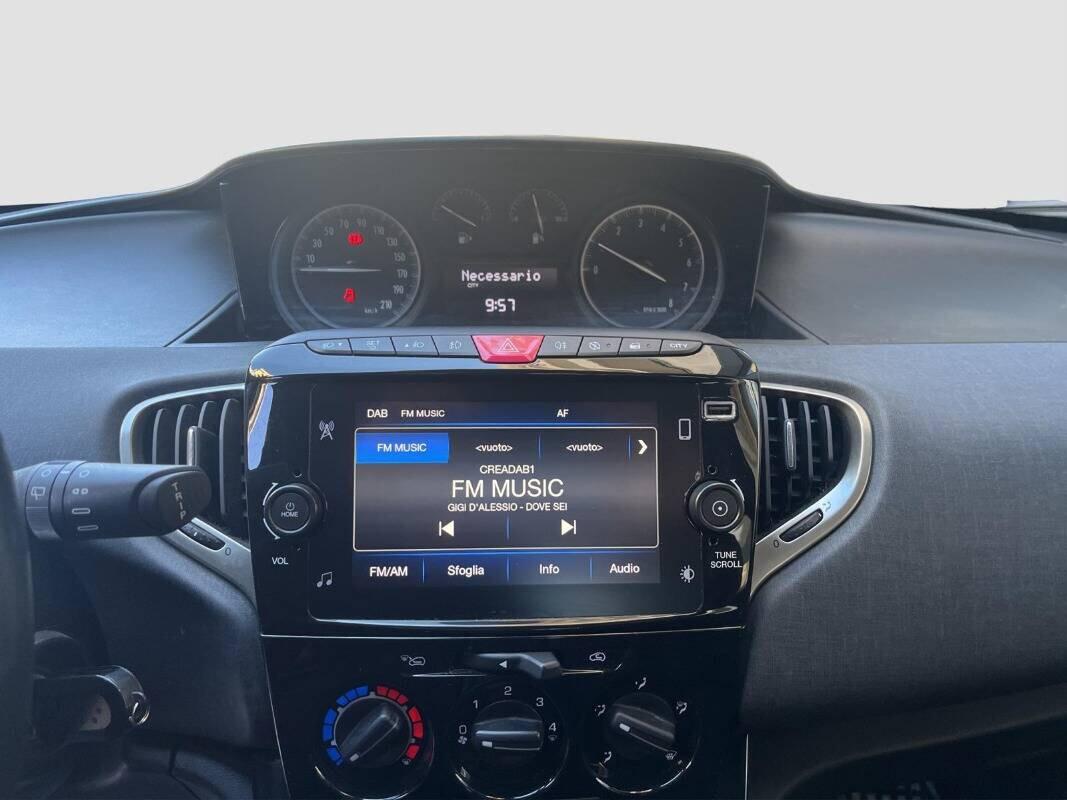 Lancia Ypsilon 1.0 70cv firefly hybrid Gold 2023