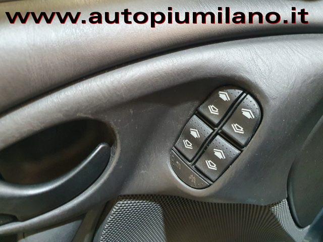 FORD Focus 1.6i 16V cat SW Ambiente