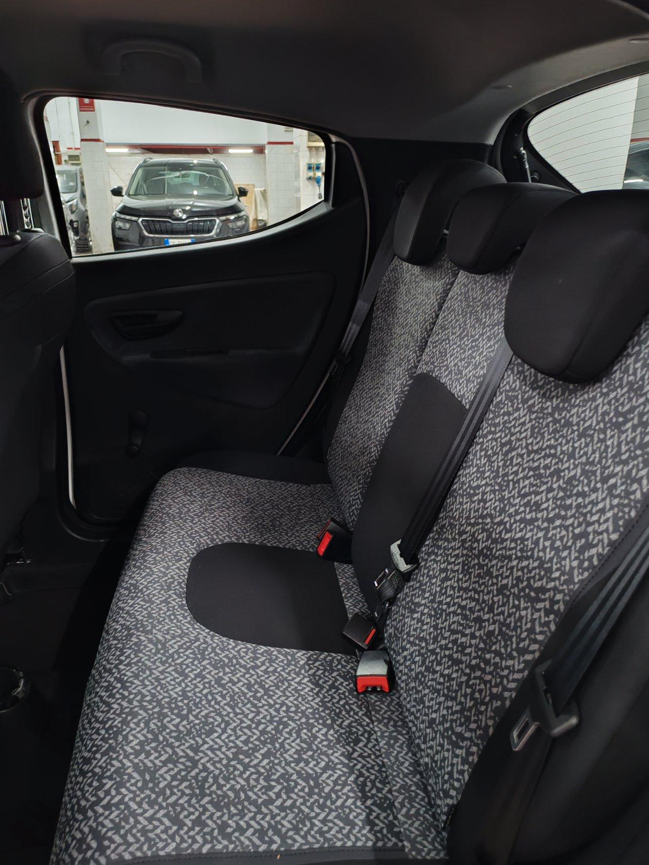 Lancia Ypsilon 1.0 hybrid Silver 5 POSTI