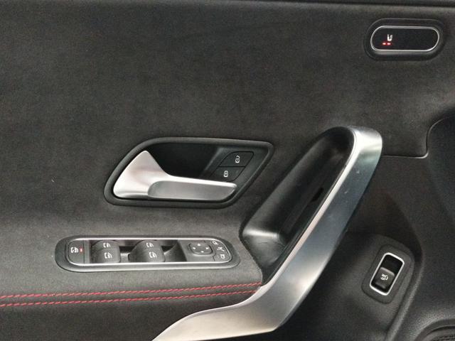 MERCEDES-BENZ CLA 200 Automatic Shooting Brake AMG Line