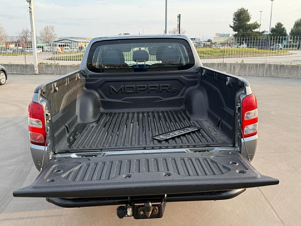 Mitsubishi L200 2.4 DI-D/154CV Club Cab Invite Plus