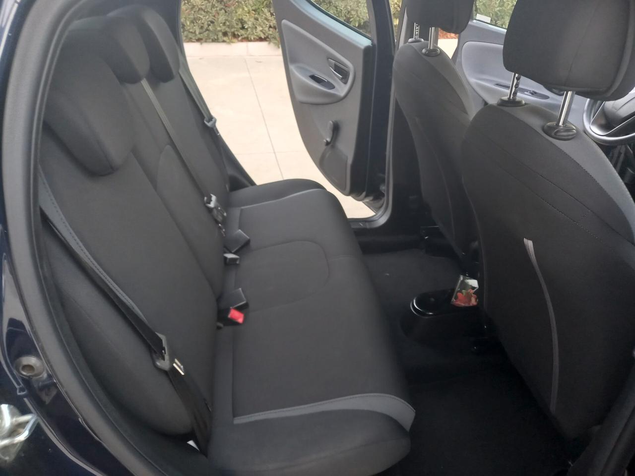 Lancia Ypsilon 1.2 69 CV