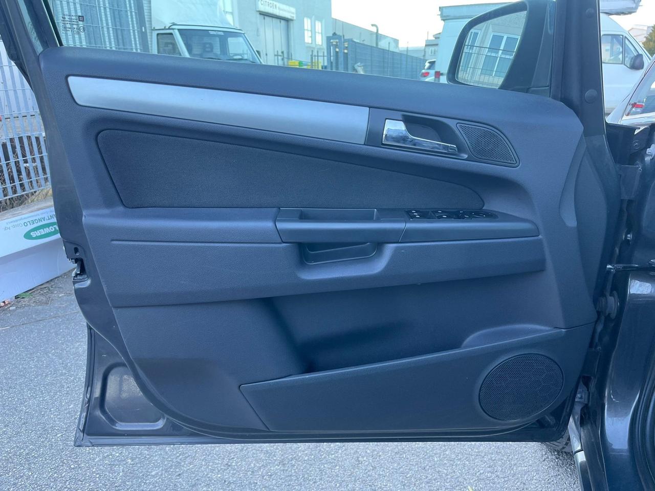 Opel Zafira 1.6 16V ecoM Turbo One. 7 posti