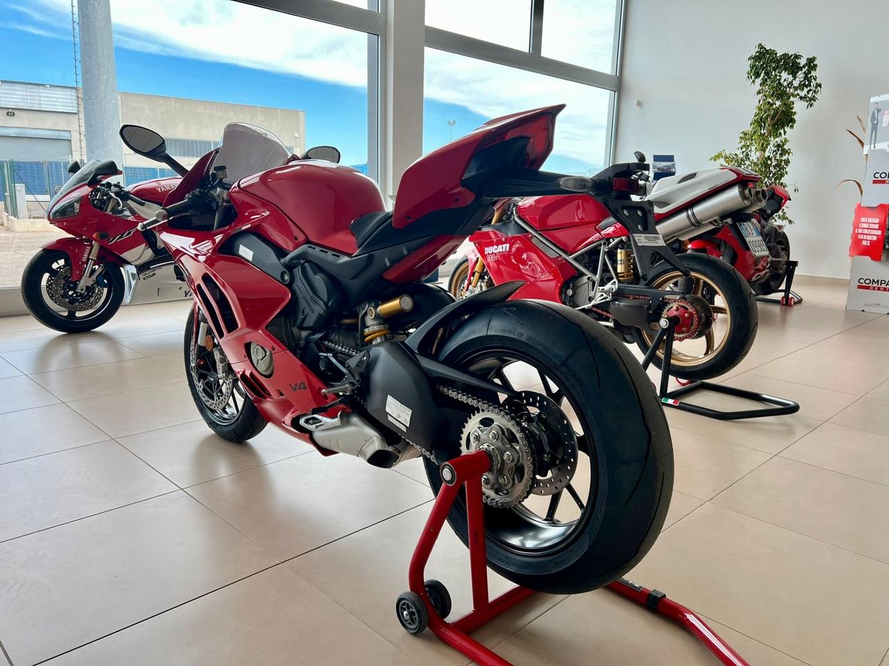 Ducati Panigale V4 BASE MY 2024