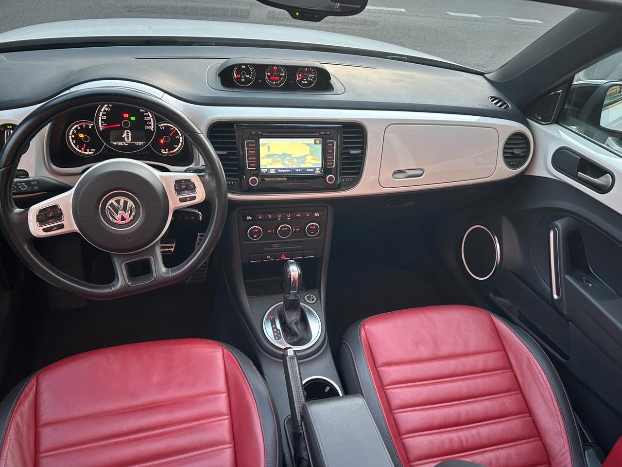 Volkswagen Maggiolino Cabrio 1.4 TSI 60's anniversary pack , pelle, led, cerchi 18"