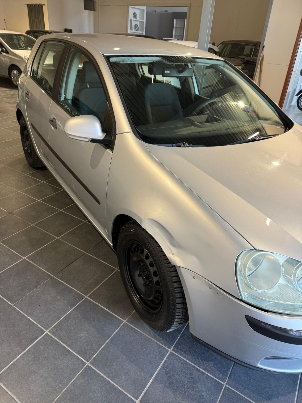 Volkswagen Golf 5 SERIE-NEOPATENTATI