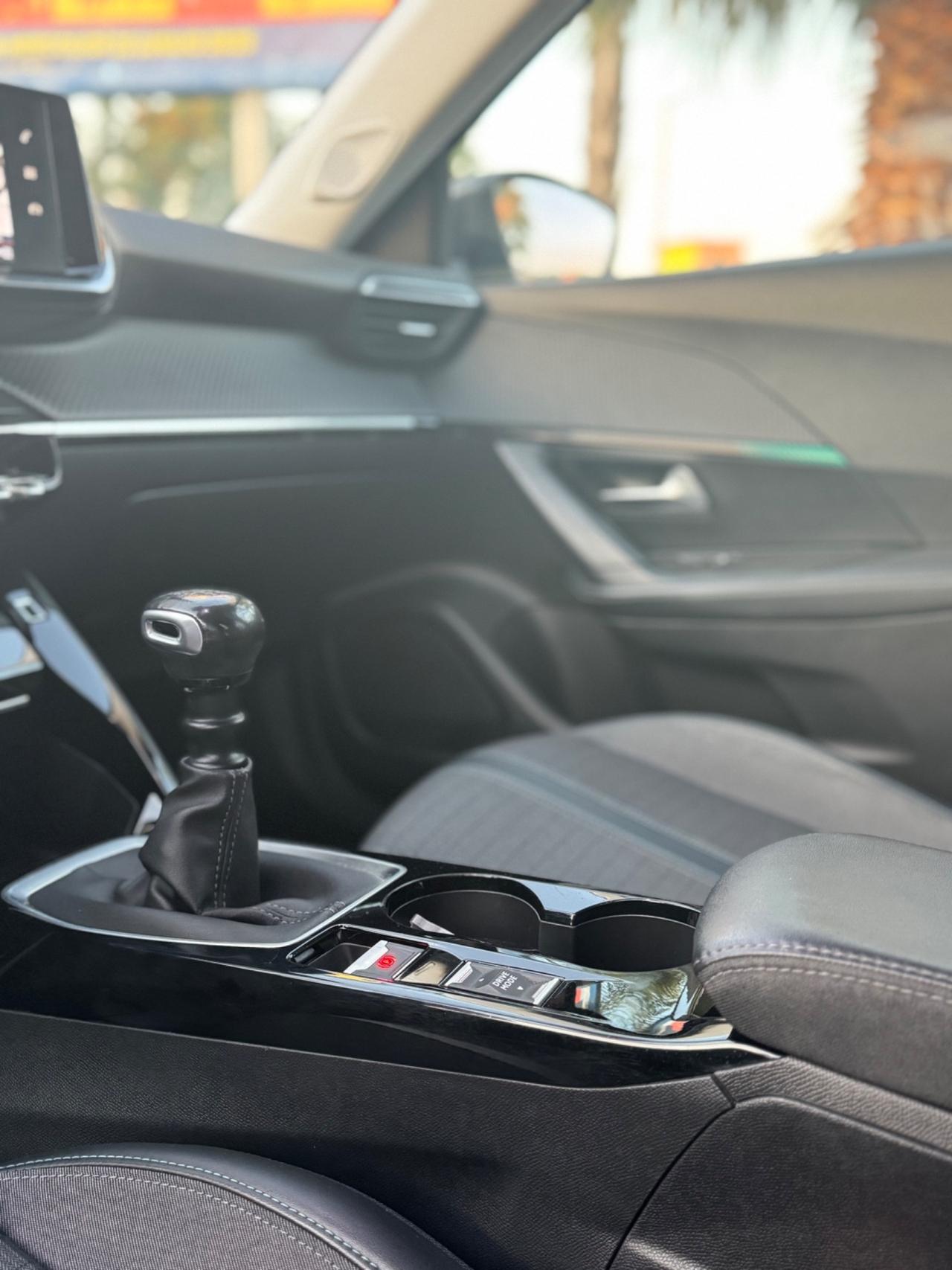 Peugeot 2008 PureTech 100 S&S Allure
