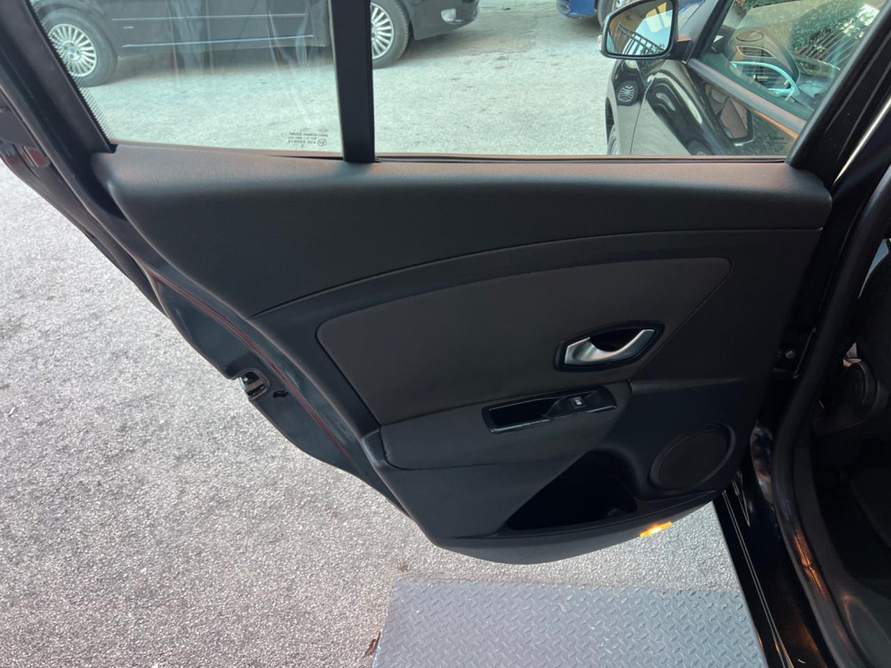 Renault Megane Mégane C-C 1.5 dCi 110CV Floride