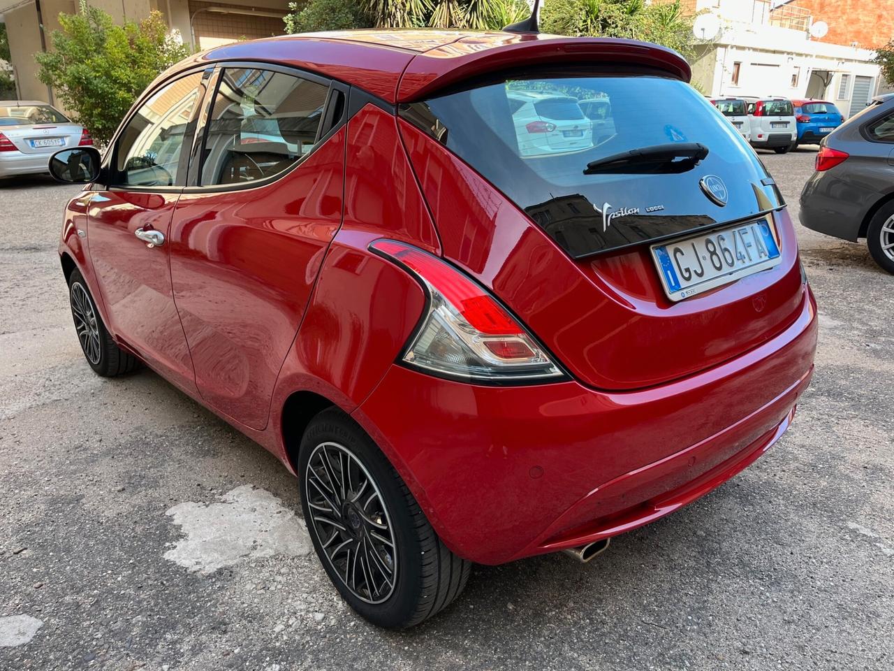 Lancia Ypsilon 1.0 FireFly 5 porte S&S Hybrid Ecochic Gold