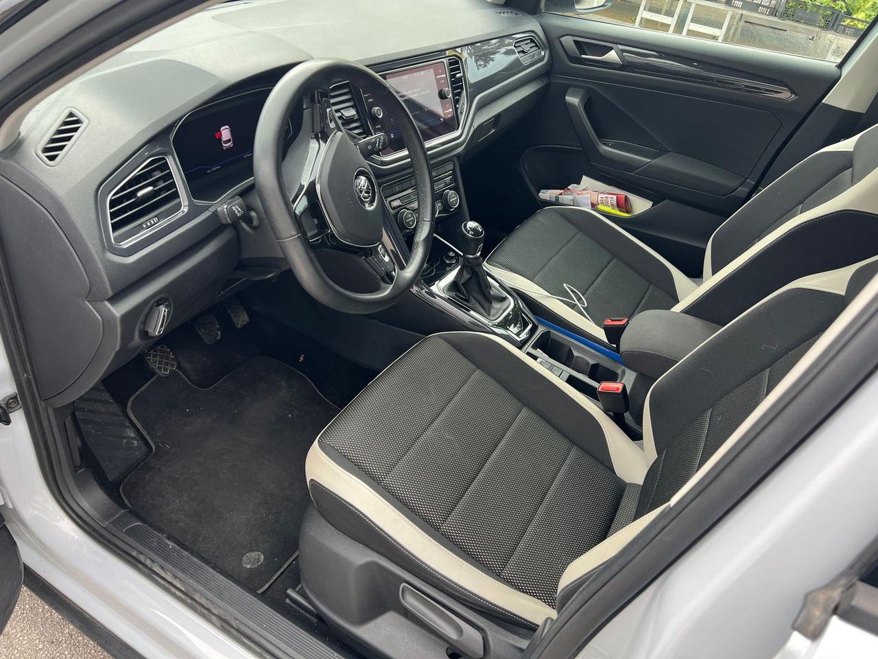 Volkswagen T-Roc VW T-ROC 1.5 TSI Advanced #10039