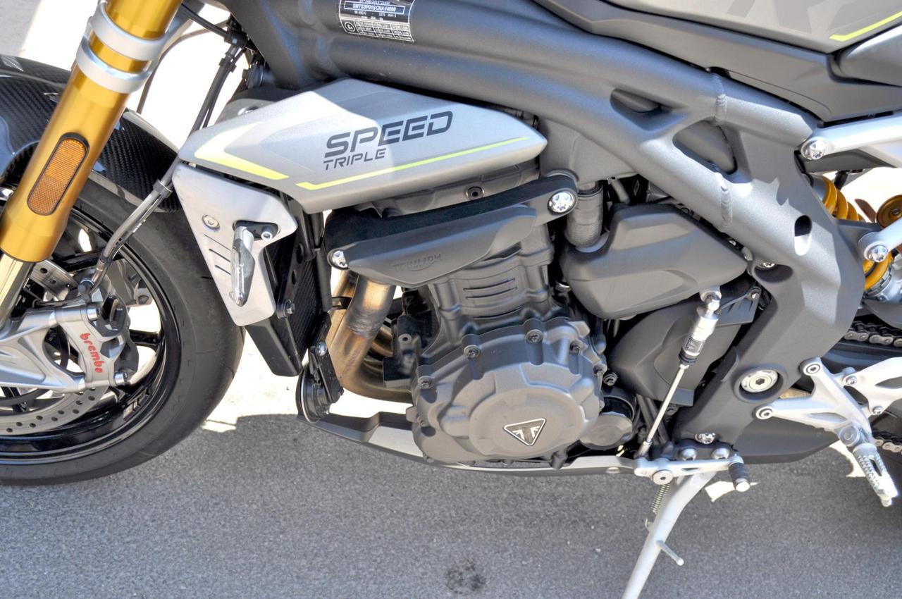 Triumph Speed Triple R 1200 rs