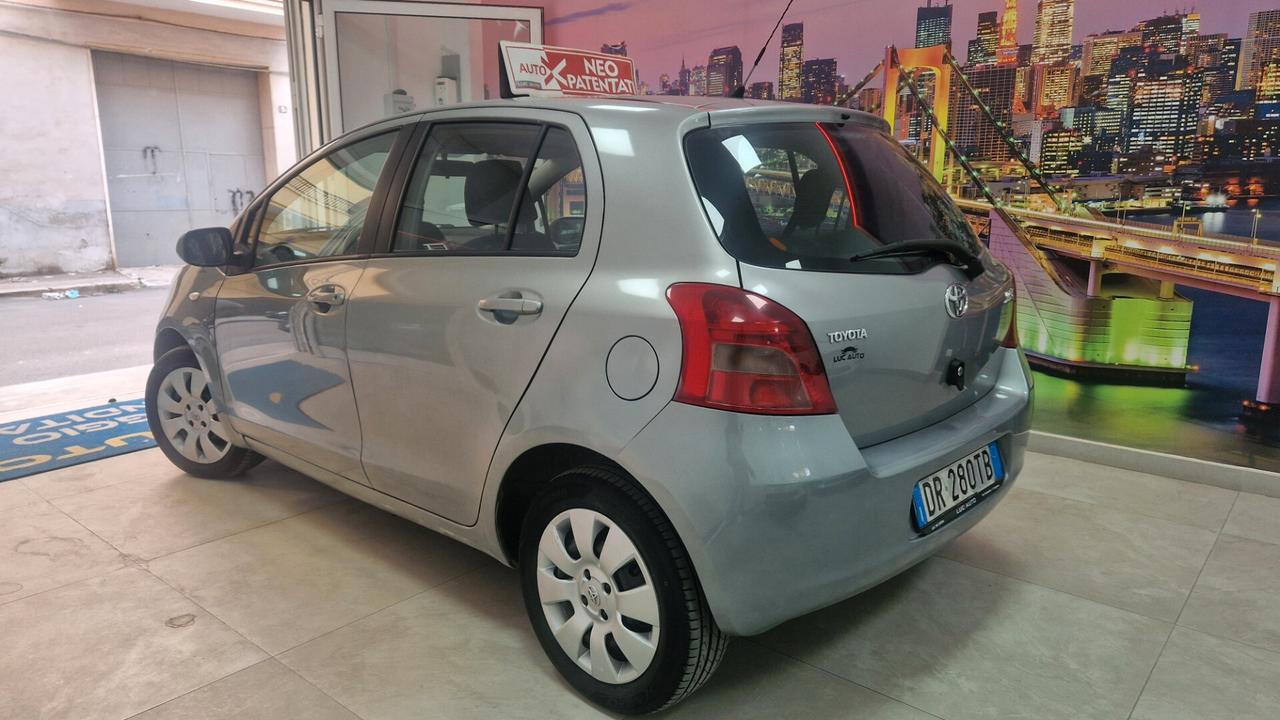 Toyota Yaris 1.0 5 porte Sol