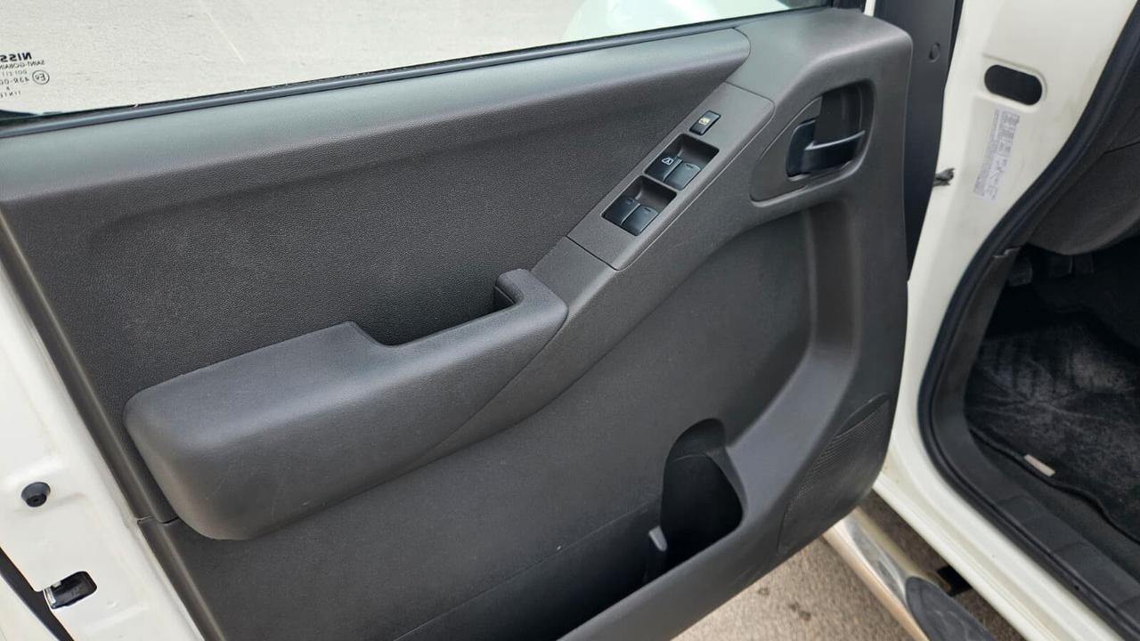 Nissan Navara 2.5 dCi 171CV 4 porte Double Cab LE
