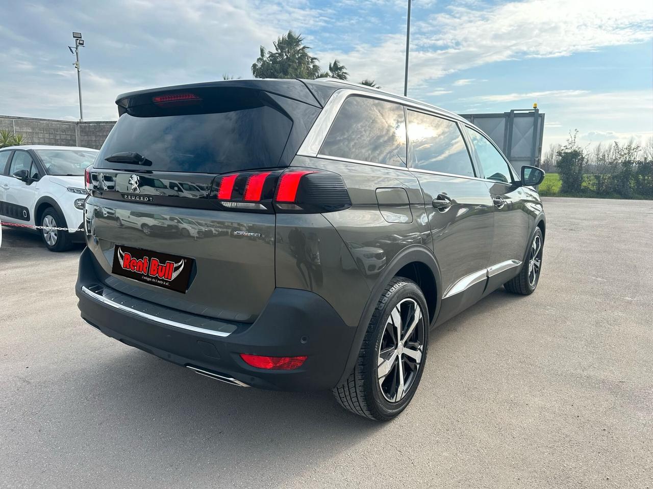 PEUGEOT 5008 EAT 8 GT LINE 7 POSTI CON MOTORE NUOVO