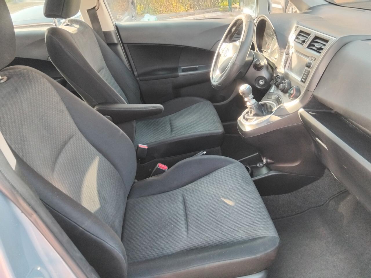 Toyota Verso-S 1.3 MT Active