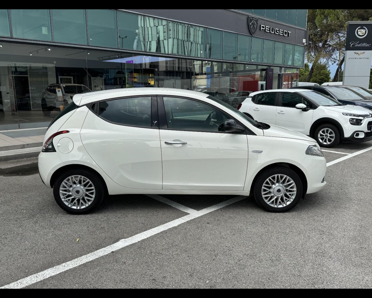 LANCIA Ypsilon 3ª serie - Ypsilon 1.2 69 CV 5 porte Gold