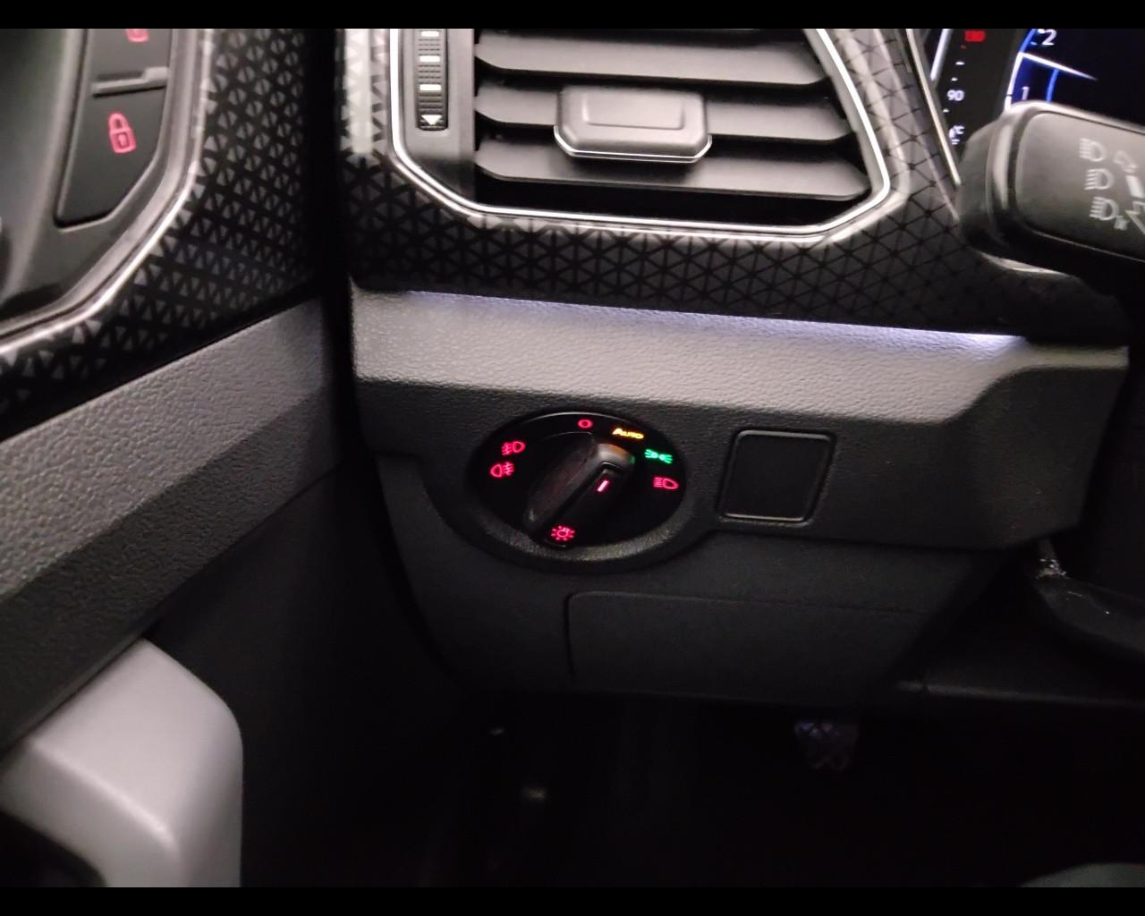 VOLKSWAGEN T-Cross 2019 - T-Cross 1.0 tsi Advanced 110cv