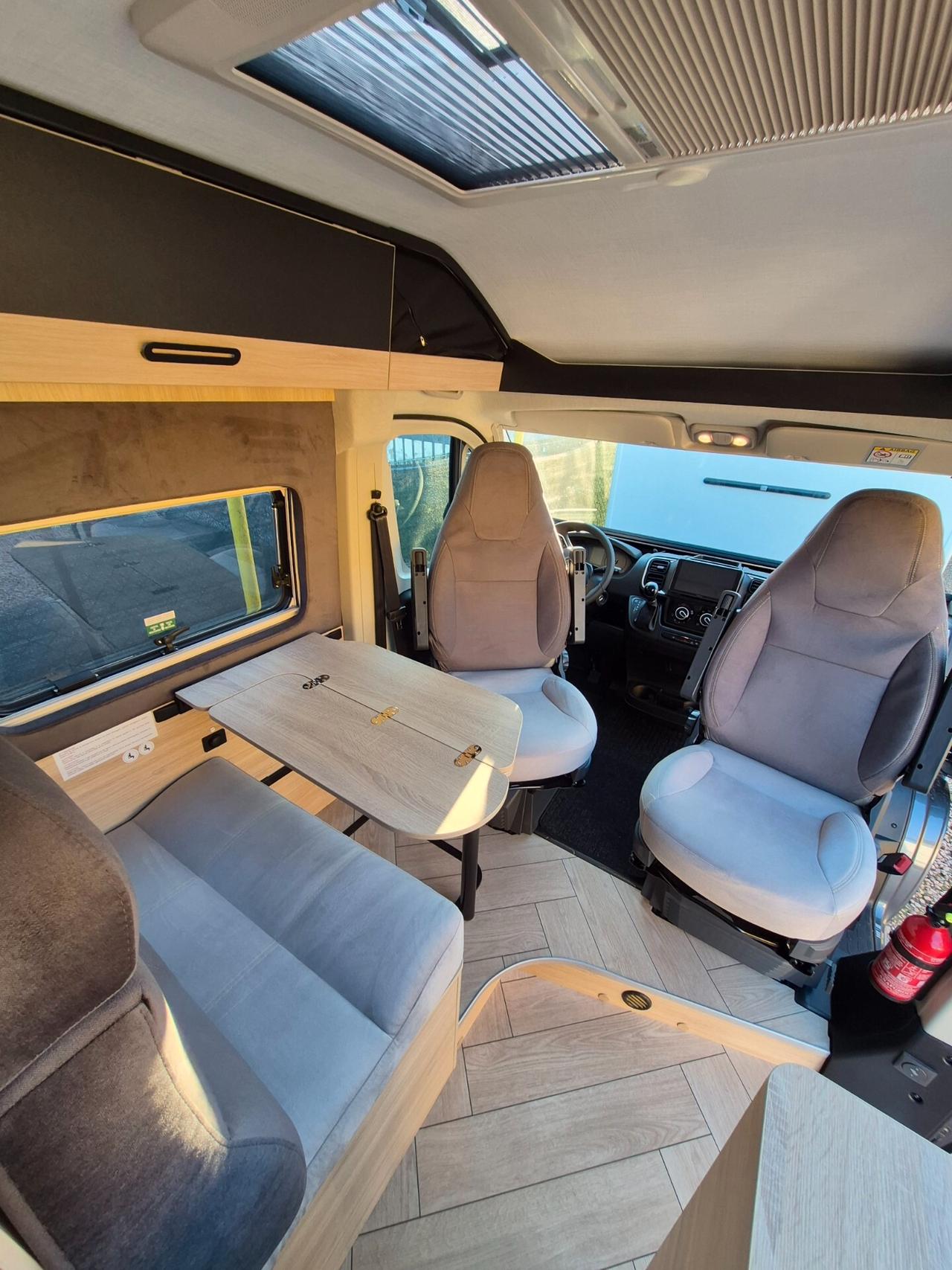 Challenger V114 MAX COSY P/E2026