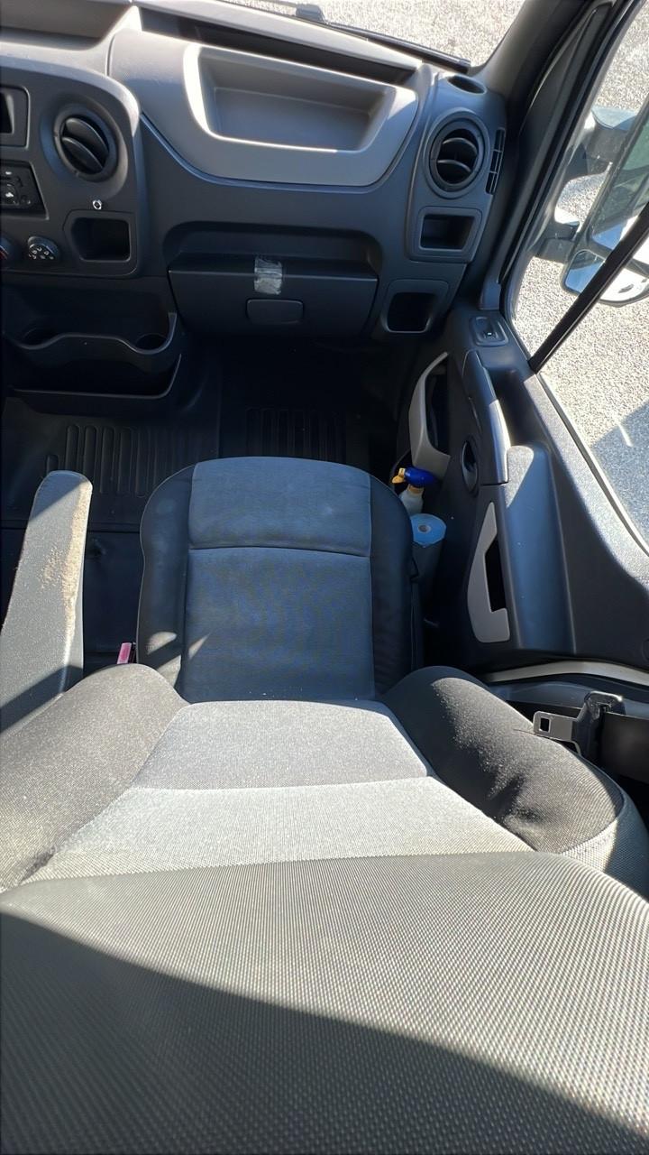 Minibus 9 posti Renault Master Trasporto Disabili