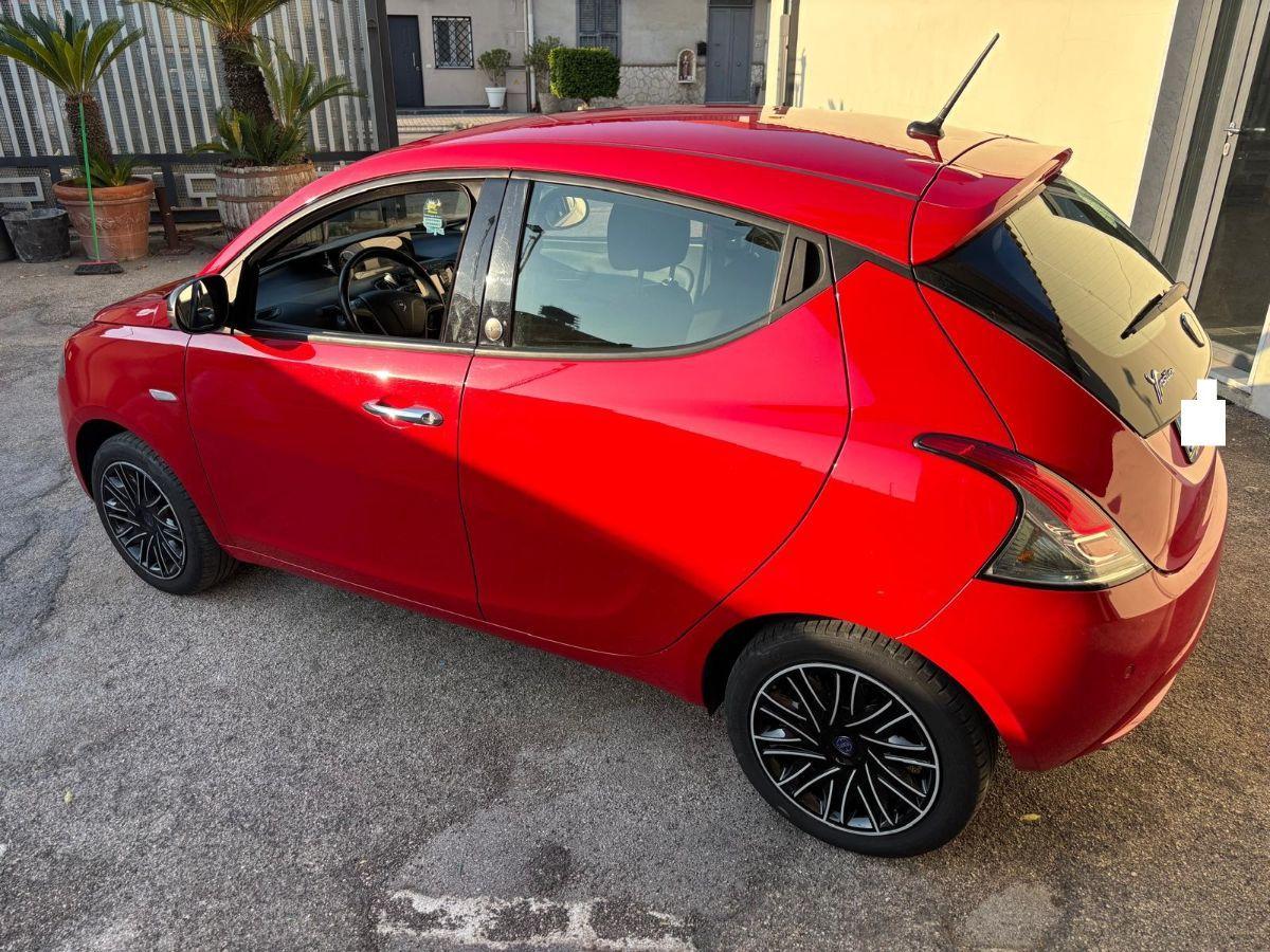LANCIA Ypsilon 1.2 69 CV 5p.GPL Ecochic Silver