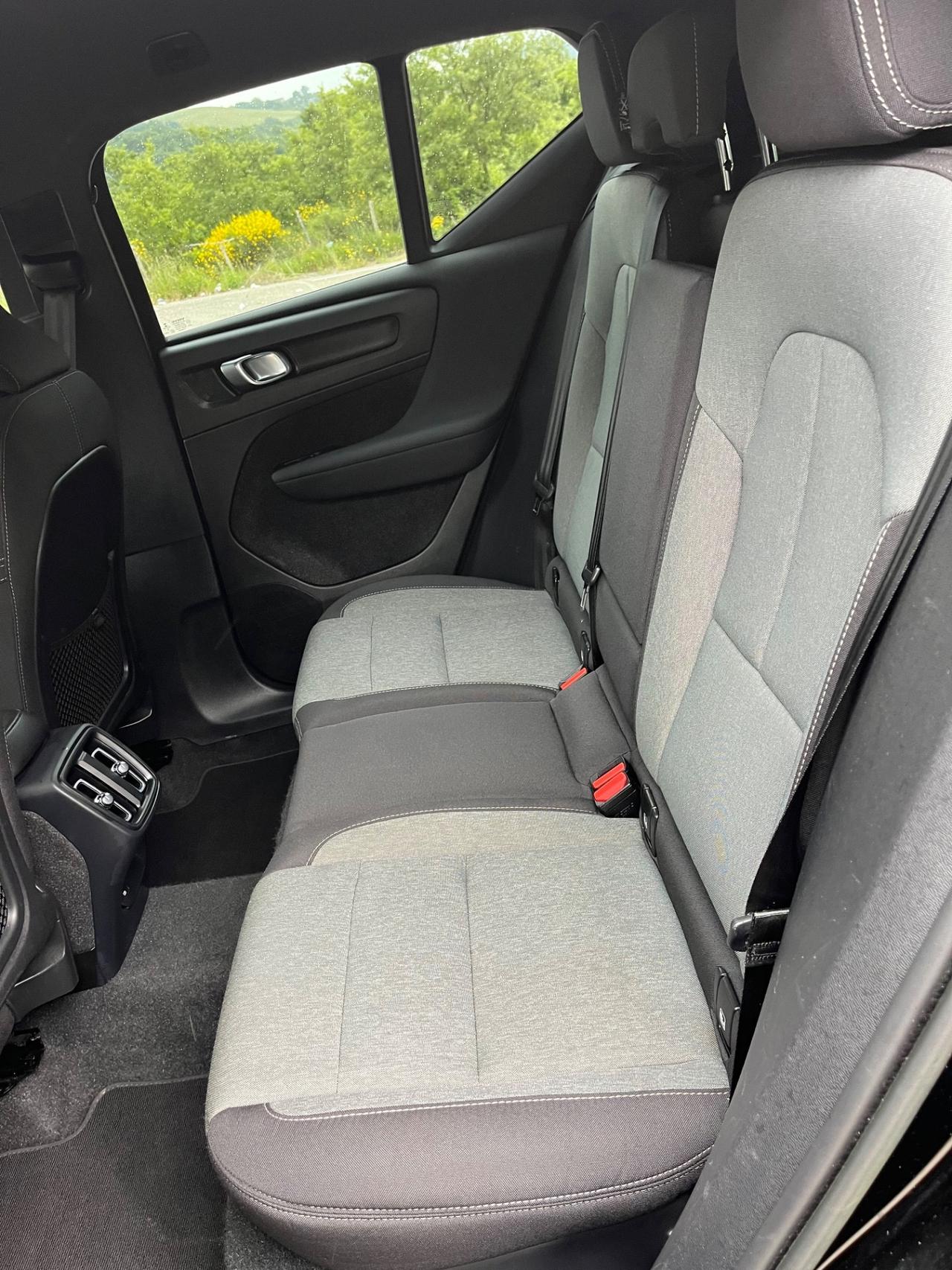 Volvo XC40 B3 automatico Plus Dark