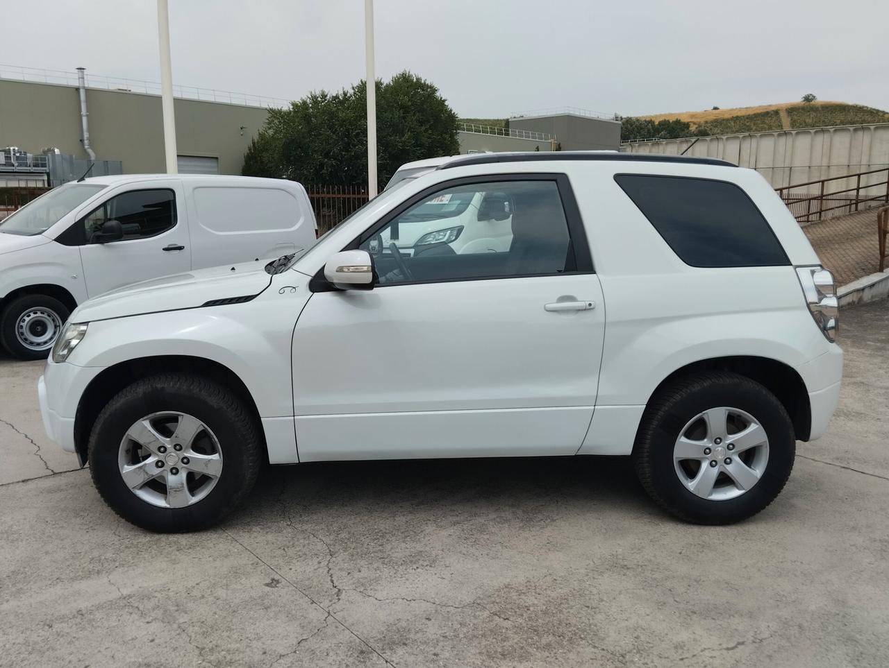 Suzuki Grand Vitara 1.6 16V 3 porte Offroad