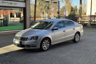 VOLKSWAGEN Passat 2.0 TDI Comfortline BlueM. Tech.