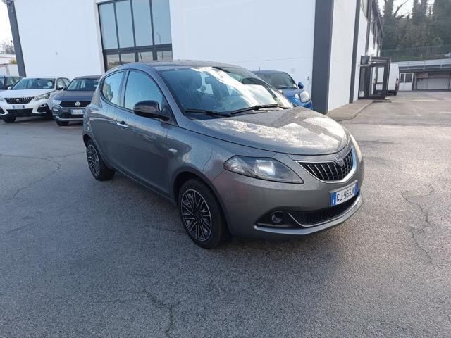 LANCIA Ypsilon 1.0 FireFly 5 porte S&S Hybrid Silver