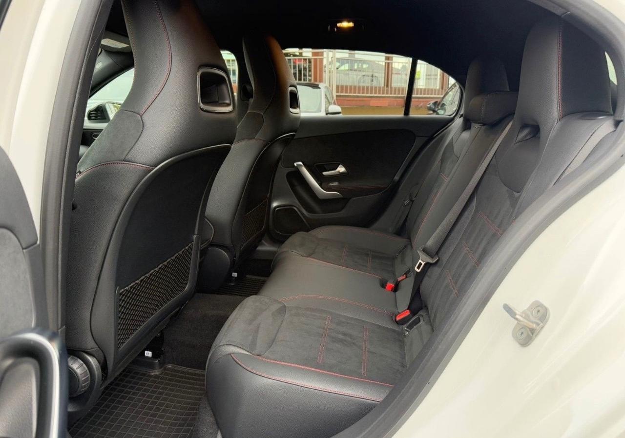 Mercedes-benz A 180 Auto Premium AMG Line Diesel Pack night