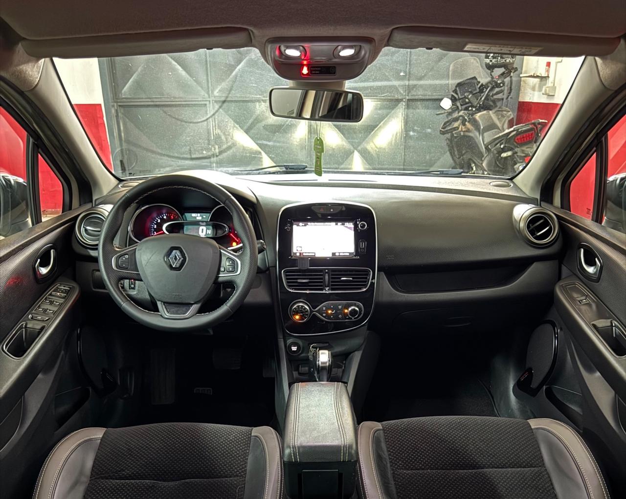 Renault Clio dCi 8V 90CV EDC Start&Stop 5 porte Energy Intens