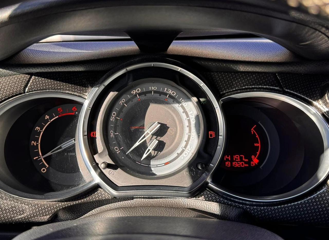Citroen DS3 1.6 HDI Just Black - NEOPATENTATI
