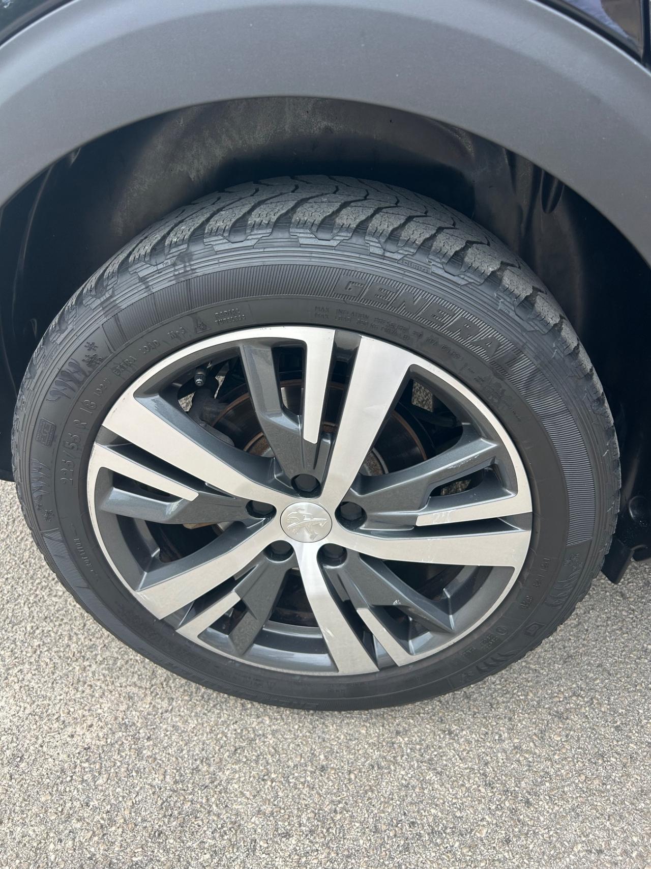 Peugeot 3008 BlueHDi 130 S&S EAT8 Allure da vetrina