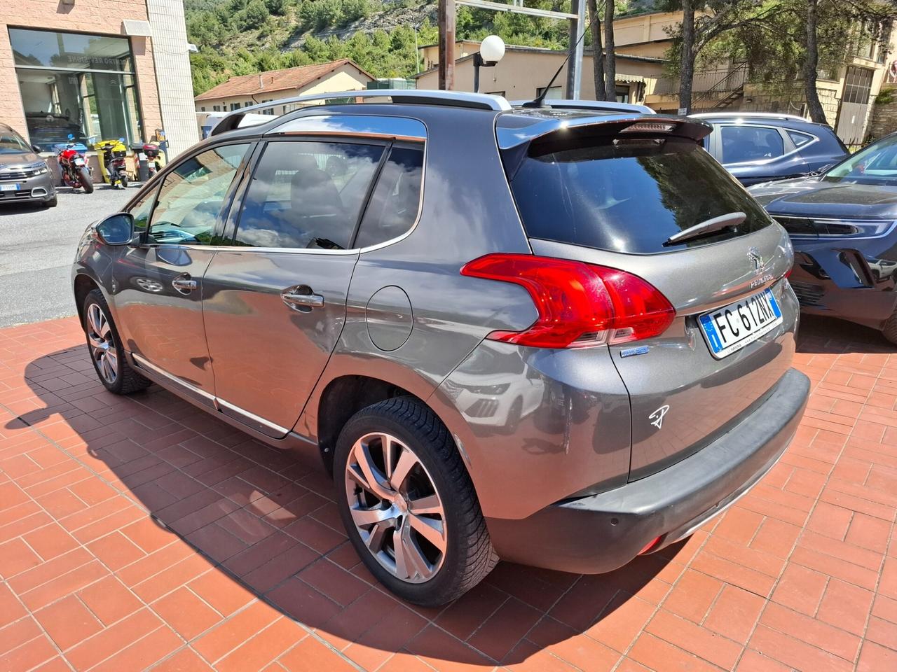 Peugeot 2008 BlueHDi 100 Allure